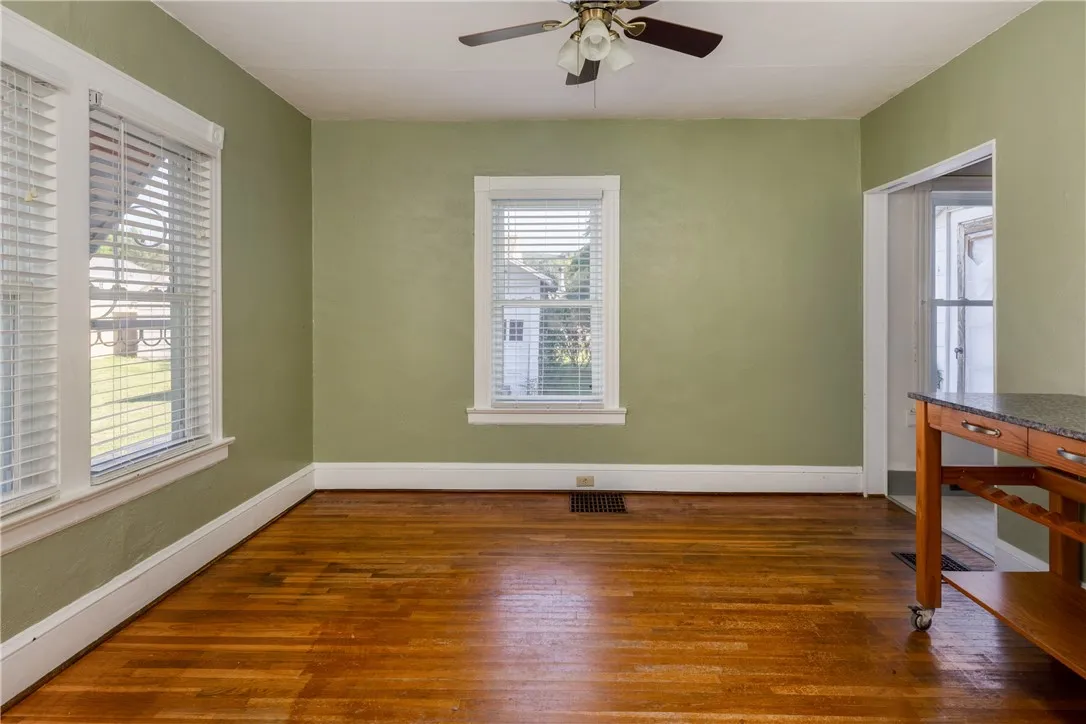1244 West 1st Street, Elmira, New York 14905, Elmira, New York 14905, 2 Bedrooms Bedrooms, 7 Rooms Rooms,Residential,For Sale,1244 West 1st Street, Elmira, New York 14905,R1625068