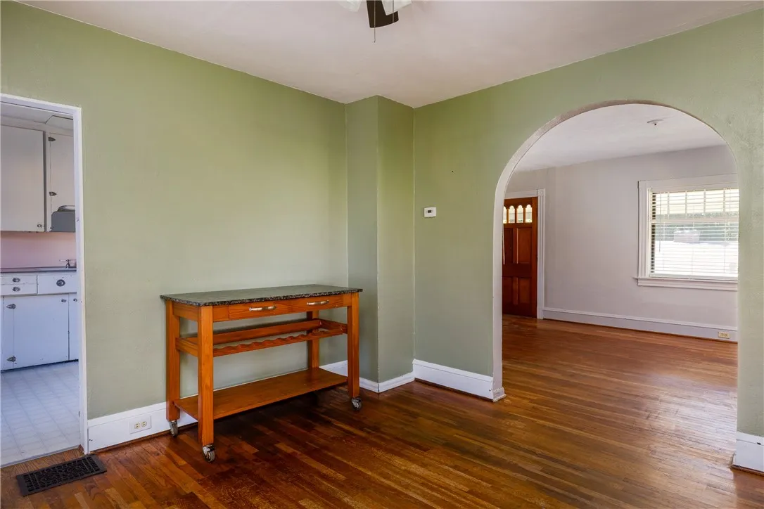 1244 West 1st Street, Elmira, New York 14905, Elmira, New York 14905, 2 Bedrooms Bedrooms, 7 Rooms Rooms,Residential,For Sale,1244 West 1st Street, Elmira, New York 14905,R1625068