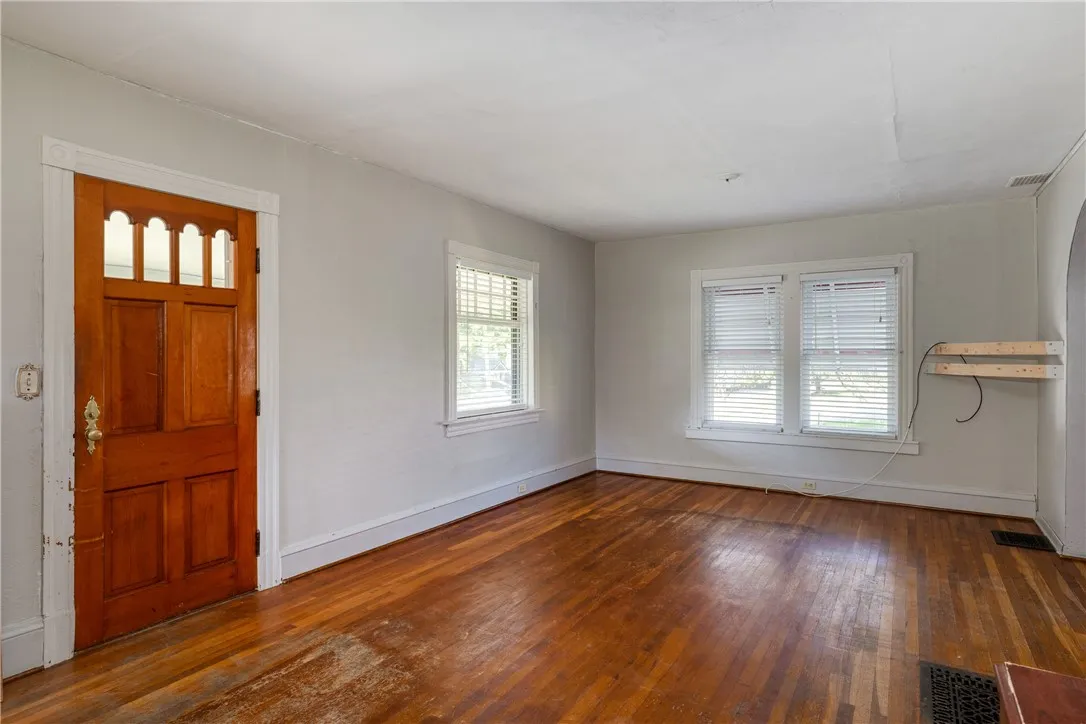 1244 West 1st Street, Elmira, New York 14905, Elmira, New York 14905, 2 Bedrooms Bedrooms, 7 Rooms Rooms,Residential,For Sale,1244 West 1st Street, Elmira, New York 14905,R1625068