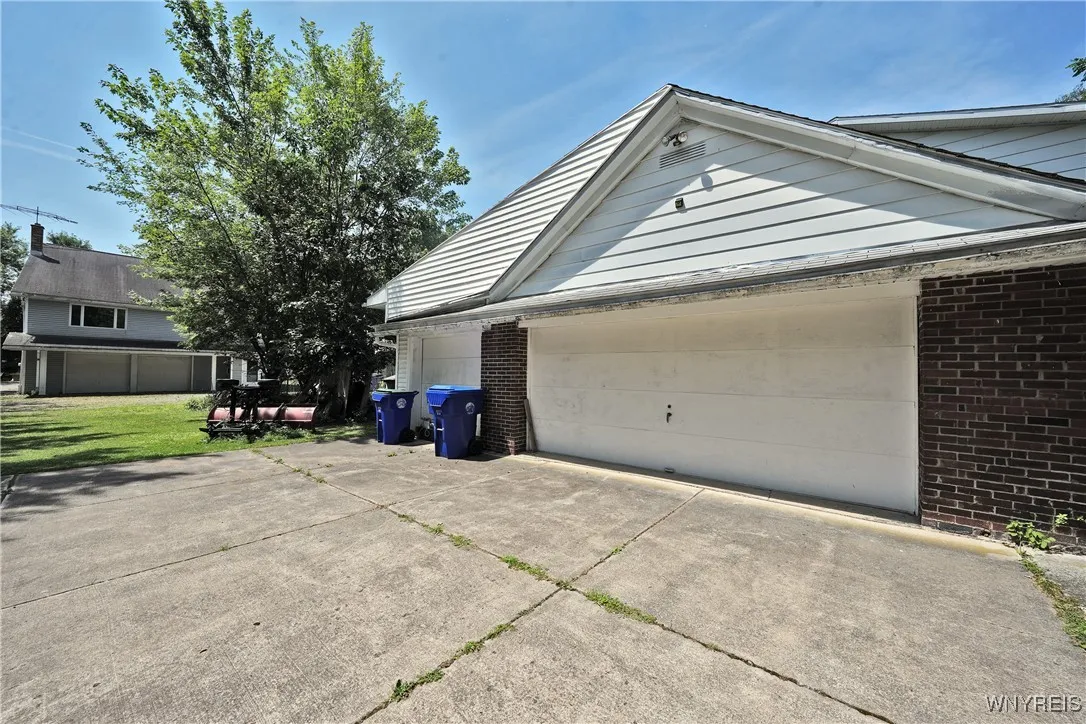 1077 Seneca Creek Road, West Seneca, New York 1422, West Seneca, New York 14224, ,Commercial Sale,For Sale,1077 Seneca Creek Road, West Seneca, New York 1422,B1625591