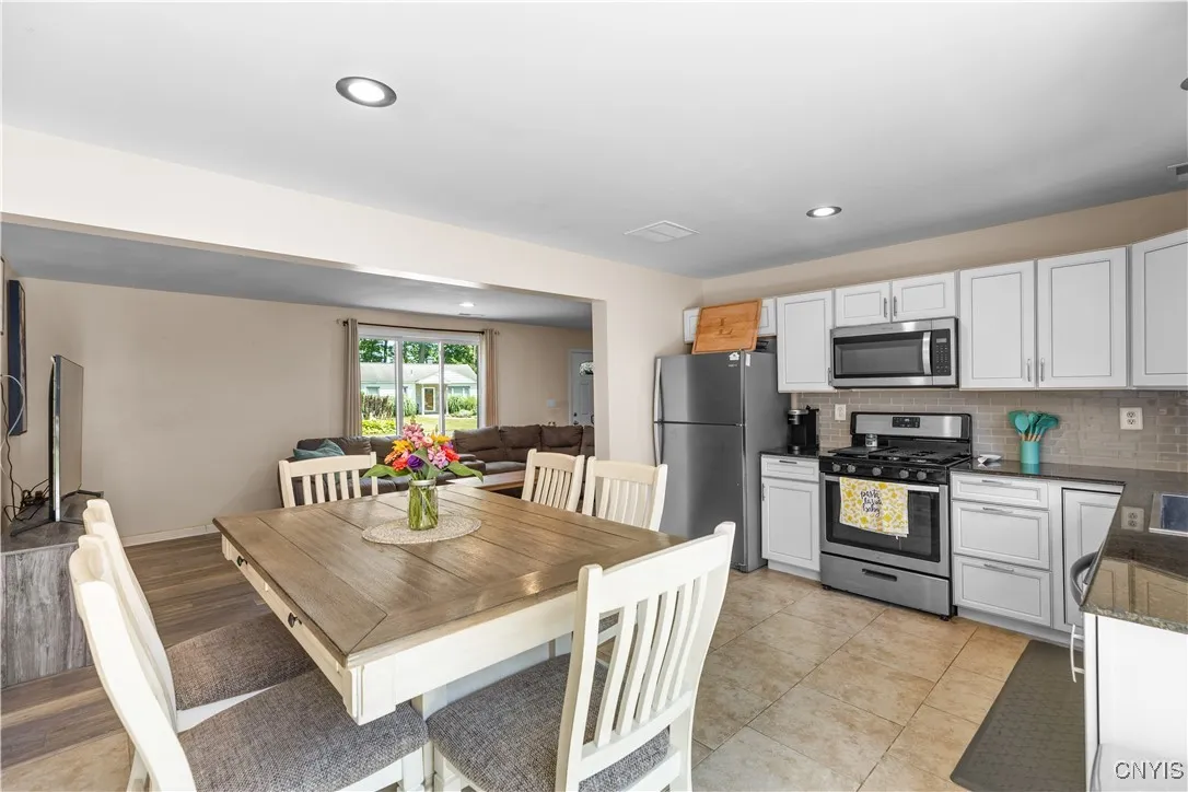 4 Oakdale Circle, Whitestown, New York 13492, Whitestown, New York 13492, 3 Bedrooms Bedrooms, 5 Rooms Rooms,1 BathroomBathrooms,Residential,For Sale,4 Oakdale Circle, Whitestown, New York 13492,S1625023