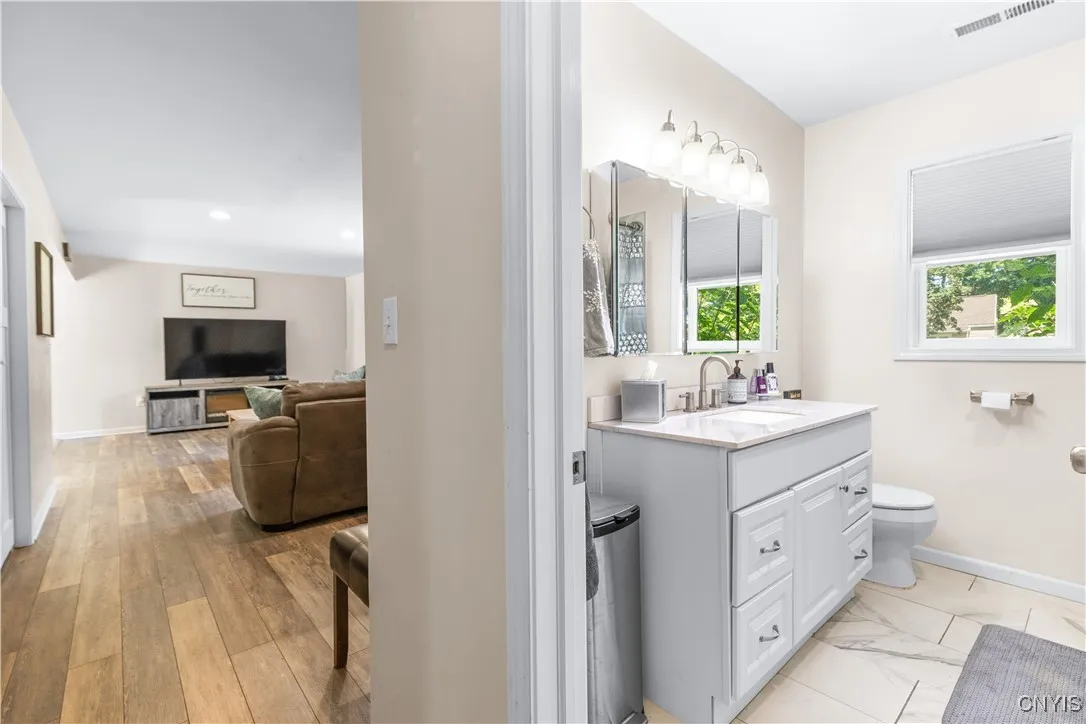 4 Oakdale Circle, Whitestown, New York 13492, Whitestown, New York 13492, 3 Bedrooms Bedrooms, 5 Rooms Rooms,1 BathroomBathrooms,Residential,For Sale,4 Oakdale Circle, Whitestown, New York 13492,S1625023