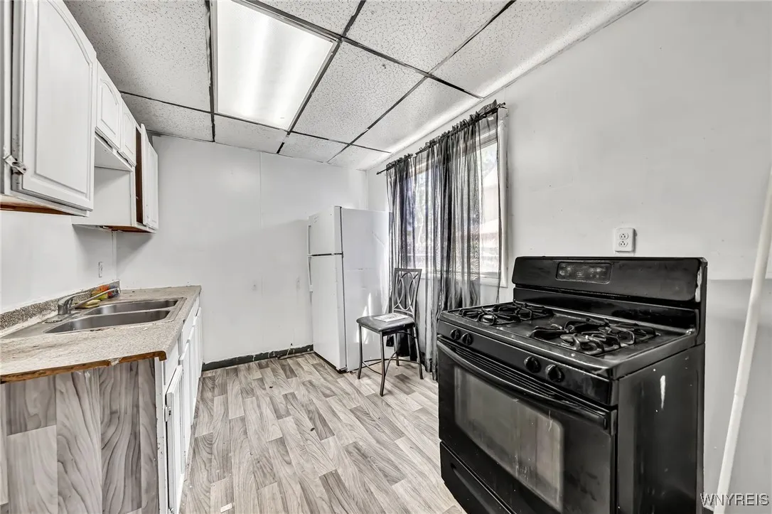 955 Tonawanda Street, Buffalo, New York 14207, Buffalo, New York 14207, 9 Bedrooms Bedrooms, ,4 BathroomsBathrooms,Residential,For Sale,955 Tonawanda Street, Buffalo, New York 14207,B1623648