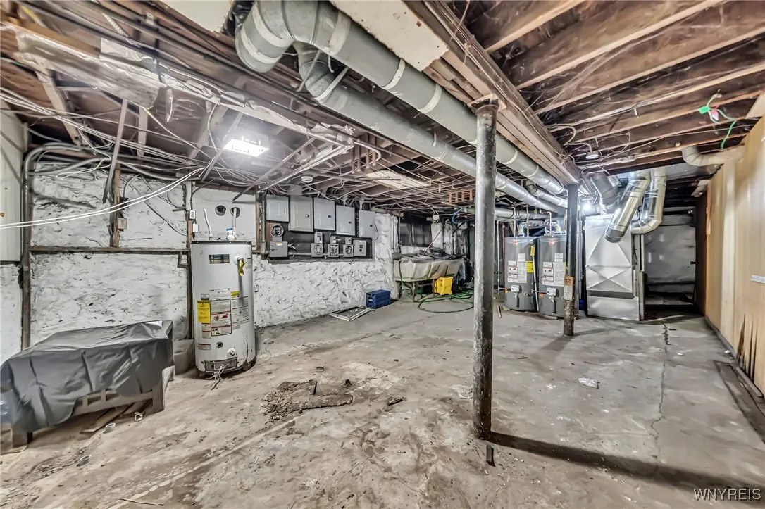 955 Tonawanda Street, Buffalo, New York 14207, Buffalo, New York 14207, 9 Bedrooms Bedrooms, ,4 BathroomsBathrooms,Residential,For Sale,955 Tonawanda Street, Buffalo, New York 14207,B1623648