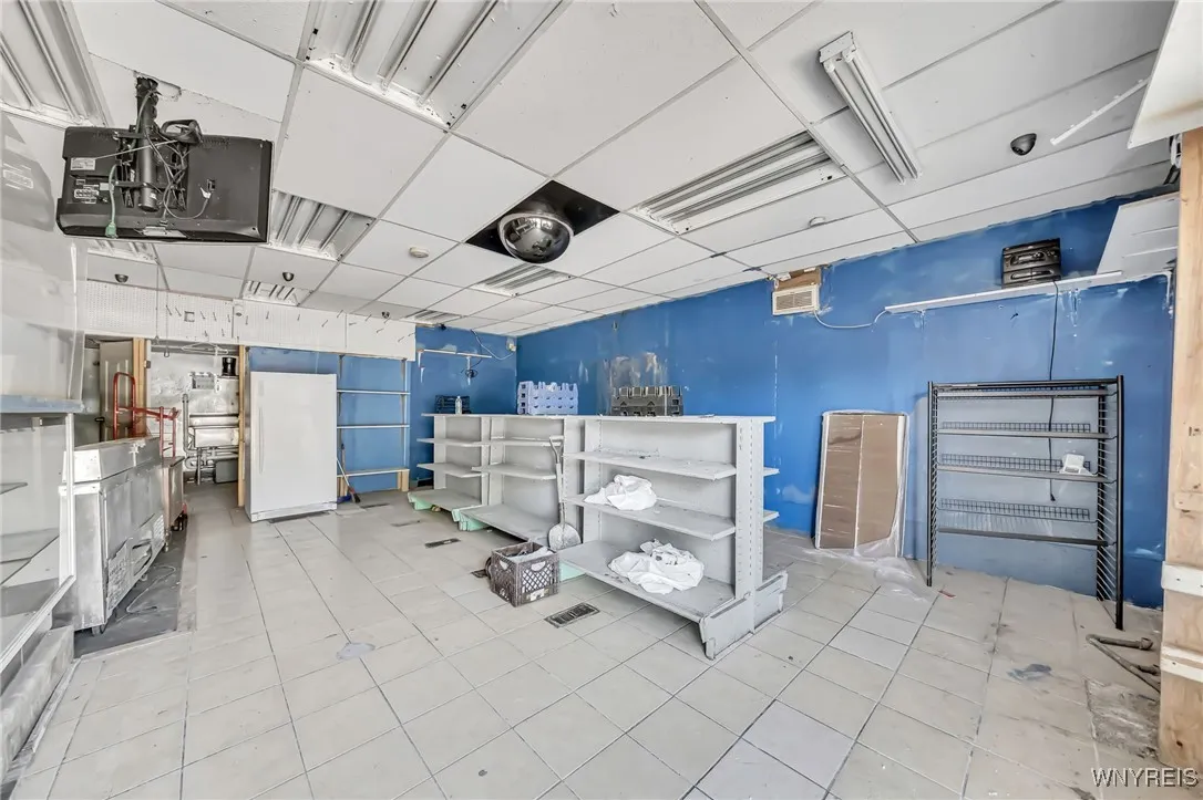955 Tonawanda Street, Buffalo, New York 14207, Buffalo, New York 14207, 9 Bedrooms Bedrooms, ,4 BathroomsBathrooms,Residential,For Sale,955 Tonawanda Street, Buffalo, New York 14207,B1623648
