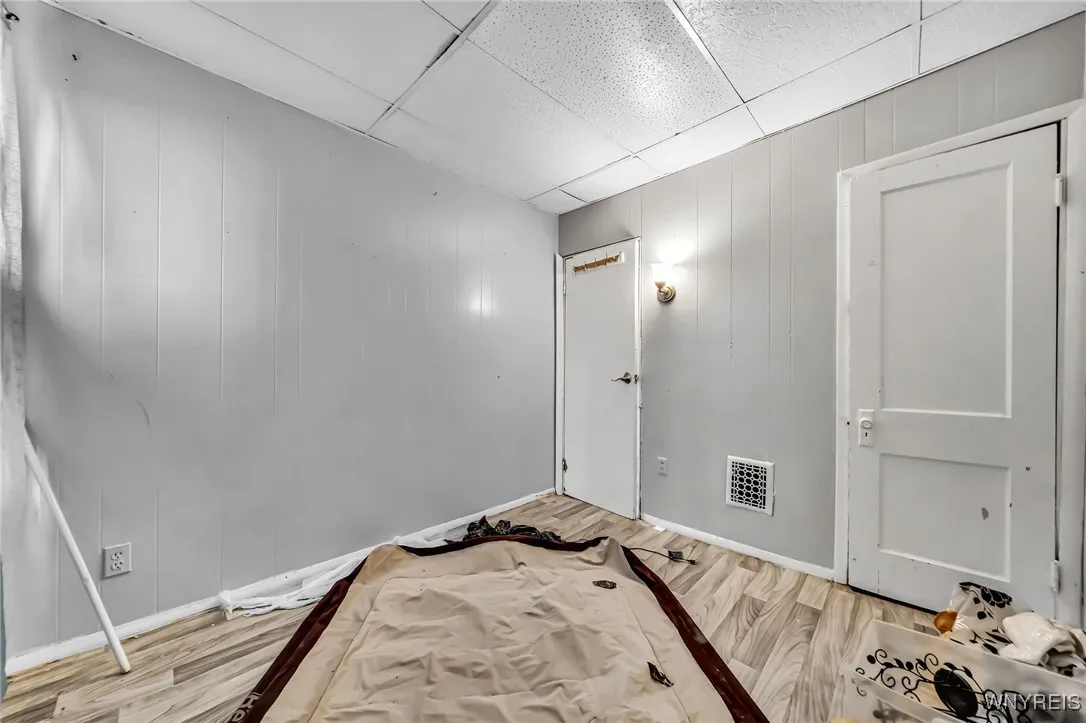955 Tonawanda Street, Buffalo, New York 14207, Buffalo, New York 14207, 9 Bedrooms Bedrooms, ,4 BathroomsBathrooms,Residential,For Sale,955 Tonawanda Street, Buffalo, New York 14207,B1623648