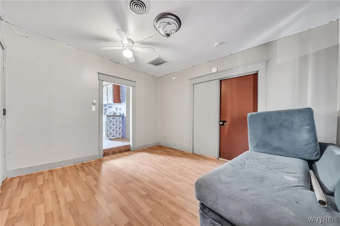 955 Tonawanda Street, Buffalo, New York 14207, Buffalo, New York 14207, 9 Bedrooms Bedrooms, ,4 BathroomsBathrooms,Residential,For Sale,955 Tonawanda Street, Buffalo, New York 14207,B1623648