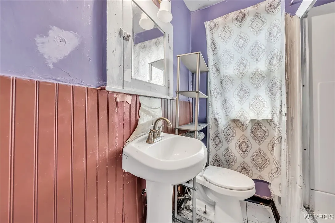 955 Tonawanda Street, Buffalo, New York 14207, Buffalo, New York 14207, 9 Bedrooms Bedrooms, ,4 BathroomsBathrooms,Residential,For Sale,955 Tonawanda Street, Buffalo, New York 14207,B1623648