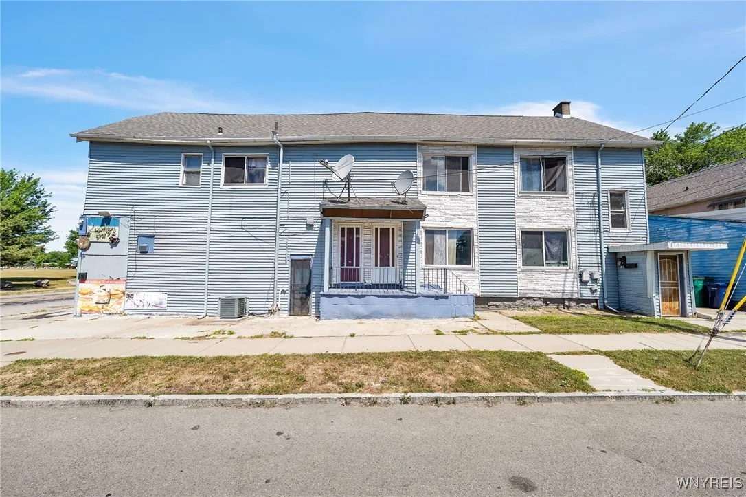 955 Tonawanda Street, Buffalo, New York 14207, Buffalo, New York 14207, 9 Bedrooms Bedrooms, ,4 BathroomsBathrooms,Residential,For Sale,955 Tonawanda Street, Buffalo, New York 14207,B1623648