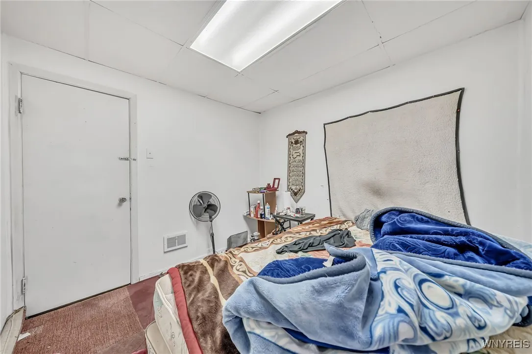 955 Tonawanda Street, Buffalo, New York 14207, Buffalo, New York 14207, 9 Bedrooms Bedrooms, ,4 BathroomsBathrooms,Residential,For Sale,955 Tonawanda Street, Buffalo, New York 14207,B1623648