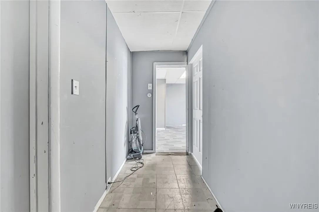 955 Tonawanda Street, Buffalo, New York 14207, Buffalo, New York 14207, 9 Bedrooms Bedrooms, ,4 BathroomsBathrooms,Residential,For Sale,955 Tonawanda Street, Buffalo, New York 14207,B1623648