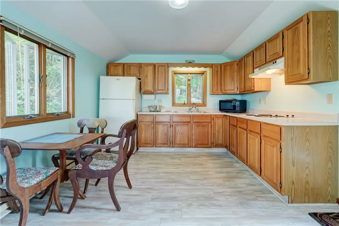 8258 S Shore Road, Sodus, New York 14555, Sodus, New York 14555, 1 Bedroom Bedrooms, 3 Rooms Rooms,1 BathroomBathrooms,Residential,For Sale,8258 S Shore Road, Sodus, New York 14555,R1625384