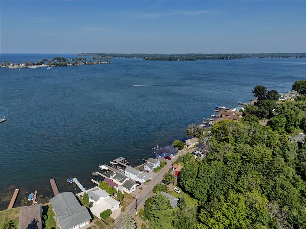 8258 S Shore Road, Sodus, New York 14555, Sodus, New York 14555, 1 Bedroom Bedrooms, 3 Rooms Rooms,1 BathroomBathrooms,Residential,For Sale,8258 S Shore Road, Sodus, New York 14555,R1625384