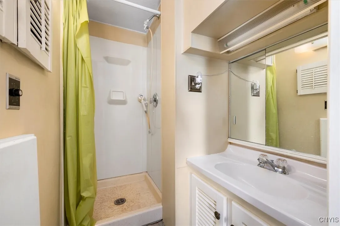 23 Bonnie Brae, Utica, New York 13501, Utica, New York 13501, 4 Bedrooms Bedrooms, 13 Rooms Rooms,1 BathroomBathrooms,Residential,For Sale,23 Bonnie Brae, Utica, New York 13501,S1625438