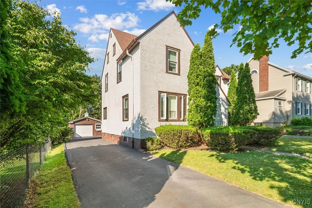 23 Bonnie Brae, Utica, New York 13501, Utica, New York 13501, 4 Bedrooms Bedrooms, 13 Rooms Rooms,1 BathroomBathrooms,Residential,For Sale,23 Bonnie Brae, Utica, New York 13501,S1625438