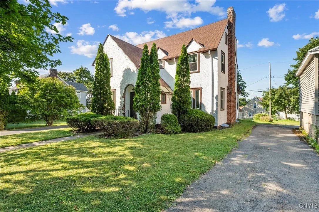 23 Bonnie Brae, Utica, New York 13501, Utica, New York 13501, 4 Bedrooms Bedrooms, 13 Rooms Rooms,1 BathroomBathrooms,Residential,For Sale,23 Bonnie Brae, Utica, New York 13501,S1625438