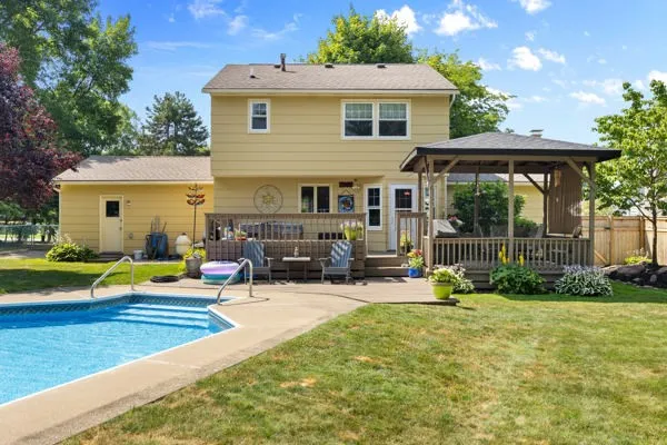 Beautiful Backyard Oasis