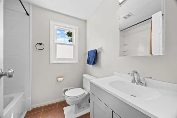 Updated Full Bath with Tub and New Bath Fitter Fixture