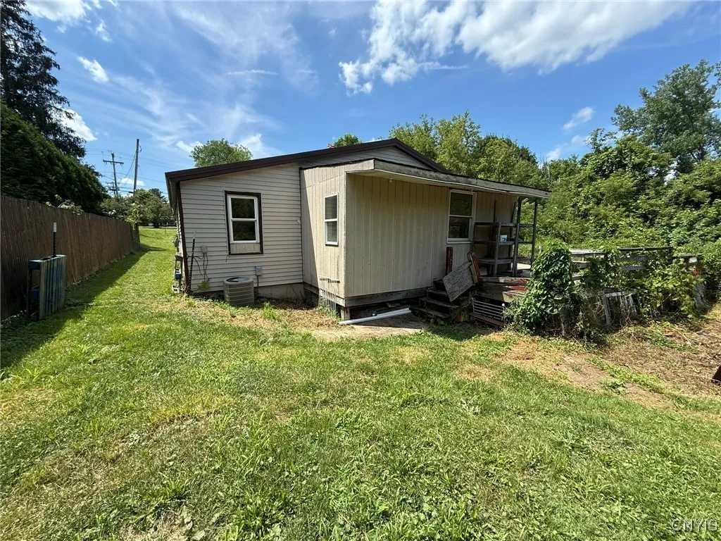 9394 Brewerton Road, Cicero, New York 13029, Cicero, New York 13029, 2 Bedrooms Bedrooms, 6 Rooms Rooms,1 BathroomBathrooms,Residential,For Sale,9394 Brewerton Road, Cicero, New York 13029,S1624319