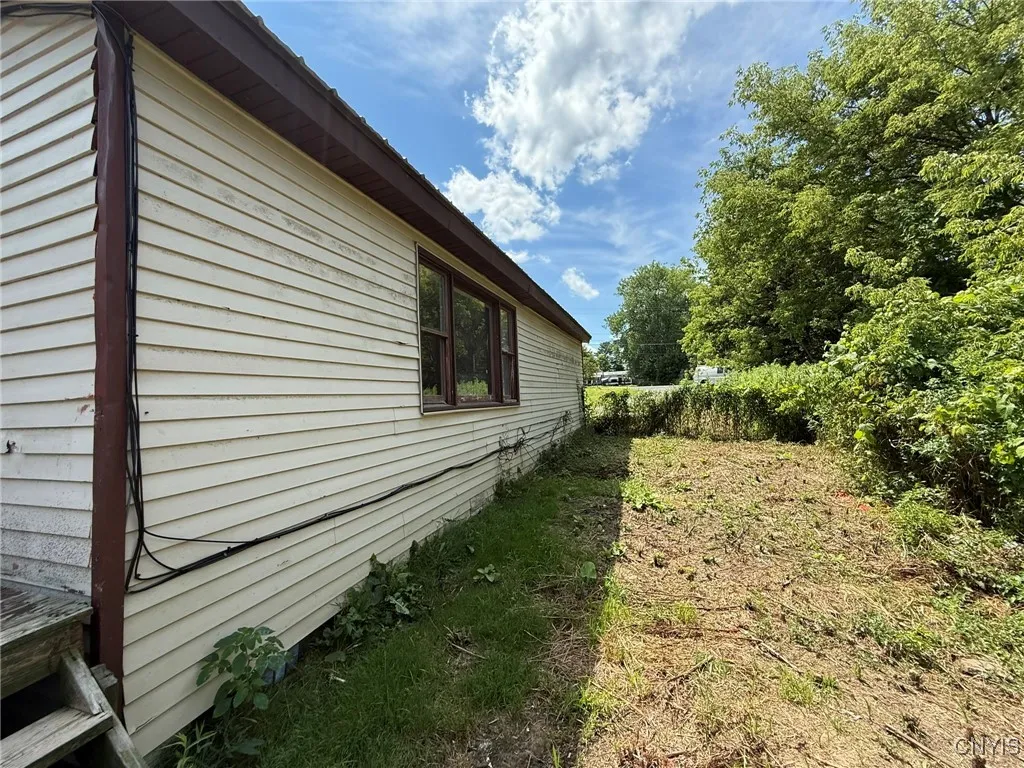 9394 Brewerton Road, Cicero, New York 13029, Cicero, New York 13029, 2 Bedrooms Bedrooms, 6 Rooms Rooms,1 BathroomBathrooms,Residential,For Sale,9394 Brewerton Road, Cicero, New York 13029,S1624319