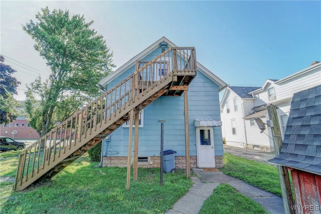 25 East Talcott Street, Dunkirk, New York 14048, Dunkirk, New York 14048, 3 Bedrooms Bedrooms, ,2 BathroomsBathrooms,Residential,For Sale,25 East Talcott Street, Dunkirk, New York 14048,B1625609
