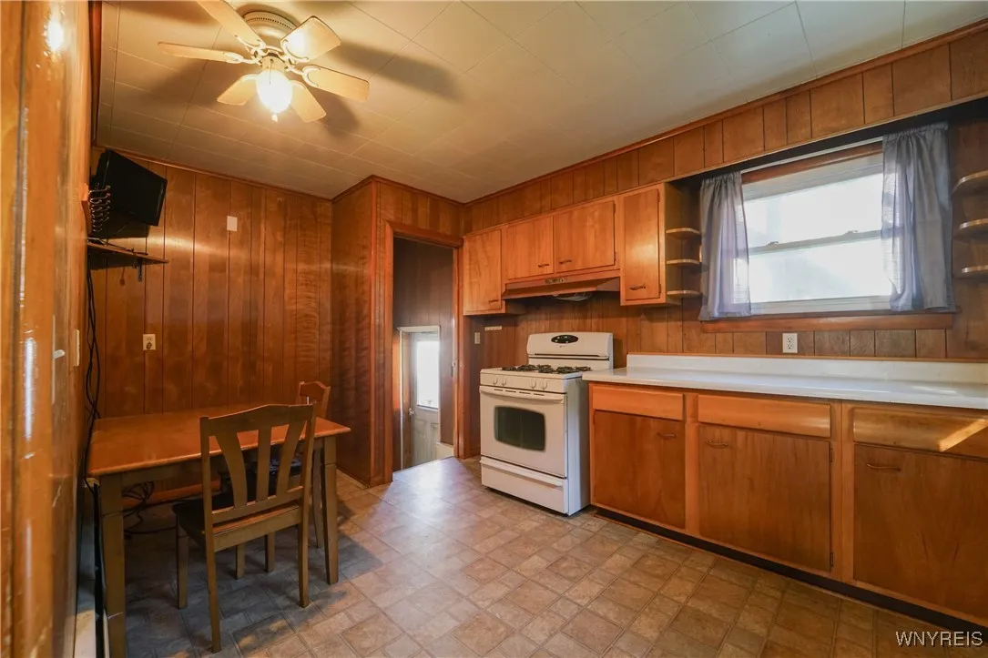 25 East Talcott Street, Dunkirk, New York 14048, Dunkirk, New York 14048, 3 Bedrooms Bedrooms, ,2 BathroomsBathrooms,Residential,For Sale,25 East Talcott Street, Dunkirk, New York 14048,B1625609
