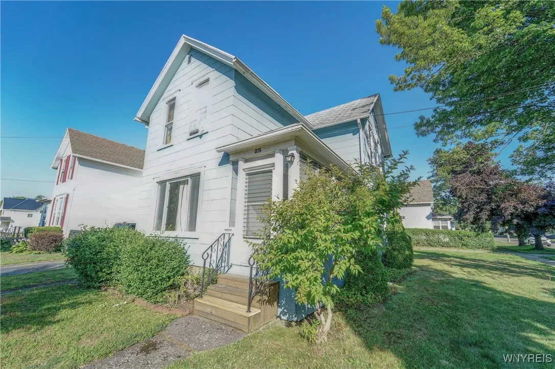 25 East Talcott Street, Dunkirk, New York 14048, Dunkirk, New York 14048, 3 Bedrooms Bedrooms, ,2 BathroomsBathrooms,Residential,For Sale,25 East Talcott Street, Dunkirk, New York 14048,B1625609