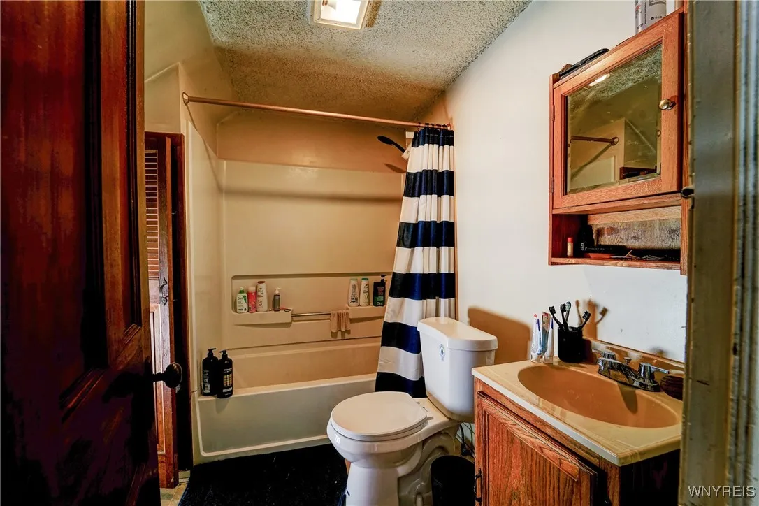 25 East Talcott Street, Dunkirk, New York 14048, Dunkirk, New York 14048, 3 Bedrooms Bedrooms, ,2 BathroomsBathrooms,Residential,For Sale,25 East Talcott Street, Dunkirk, New York 14048,B1625609