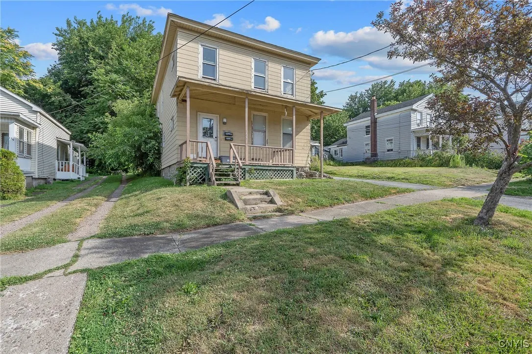 117 West Schuyler Street, Oswego, New York 13126, Oswego, New York 13126, 3 Bedrooms Bedrooms, 5 Rooms Rooms,1 BathroomBathrooms,Residential Lease,For Rent,117 West Schuyler Street, Oswego, New York 13126,S1625563