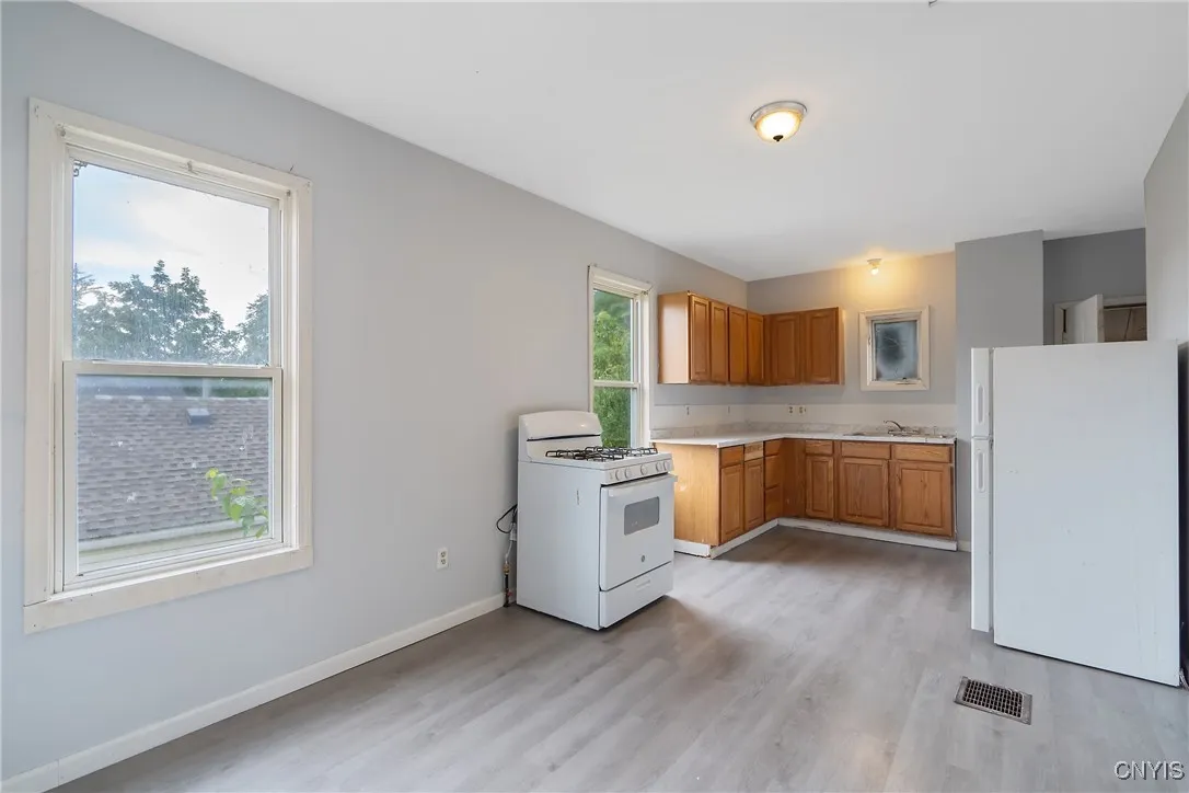 117 West Schuyler Street, Oswego, New York 13126, Oswego, New York 13126, 3 Bedrooms Bedrooms, 5 Rooms Rooms,1 BathroomBathrooms,Residential Lease,For Rent,117 West Schuyler Street, Oswego, New York 13126,S1625563
