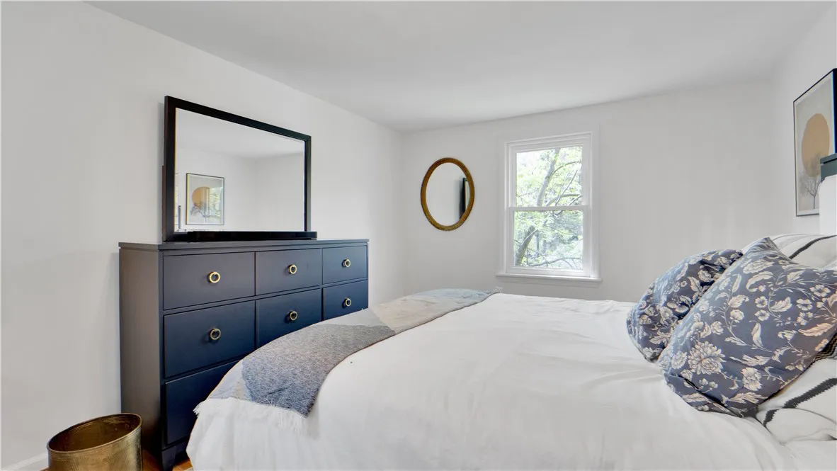 288 Oakridge Drive, Irondequoit, New York 14617, Irondequoit, New York 14617, 4 Bedrooms Bedrooms, 7 Rooms Rooms,2 BathroomsBathrooms,Residential Lease,For Rent,288 Oakridge Drive, Irondequoit, New York 14617,R1625388