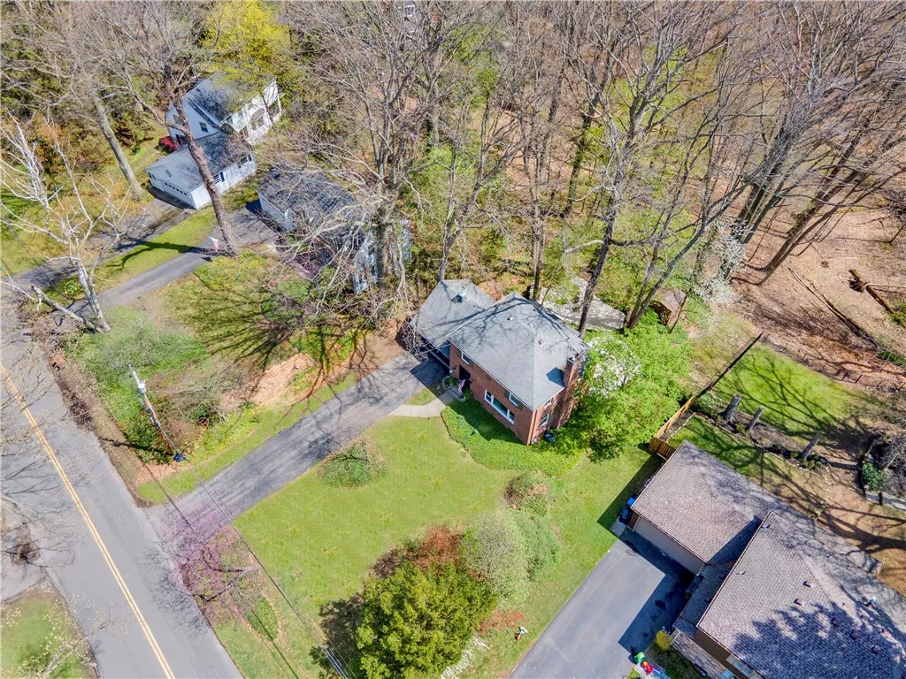 288 Oakridge Drive, Irondequoit, New York 14617, Irondequoit, New York 14617, 4 Bedrooms Bedrooms, 7 Rooms Rooms,2 BathroomsBathrooms,Residential Lease,For Rent,288 Oakridge Drive, Irondequoit, New York 14617,R1625388