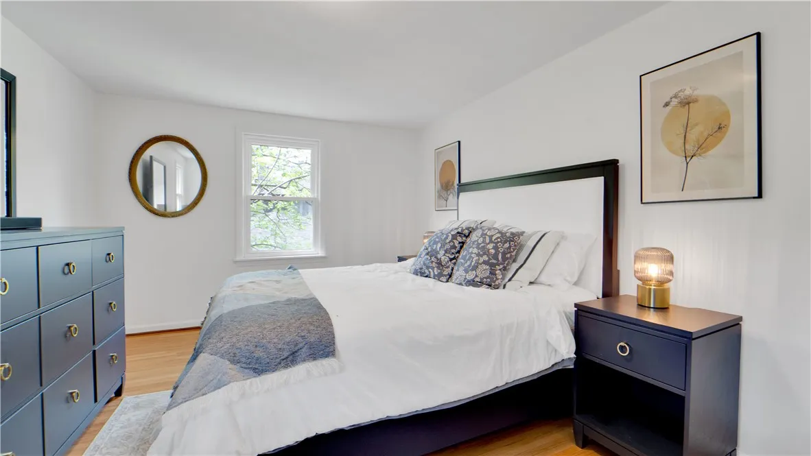 288 Oakridge Drive, Irondequoit, New York 14617, Irondequoit, New York 14617, 4 Bedrooms Bedrooms, 7 Rooms Rooms,2 BathroomsBathrooms,Residential Lease,For Rent,288 Oakridge Drive, Irondequoit, New York 14617,R1625388