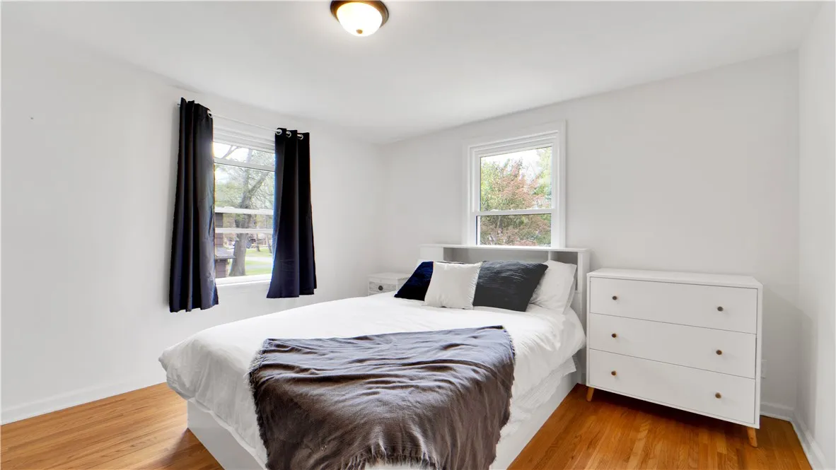 288 Oakridge Drive, Irondequoit, New York 14617, Irondequoit, New York 14617, 4 Bedrooms Bedrooms, 7 Rooms Rooms,2 BathroomsBathrooms,Residential Lease,For Rent,288 Oakridge Drive, Irondequoit, New York 14617,R1625388