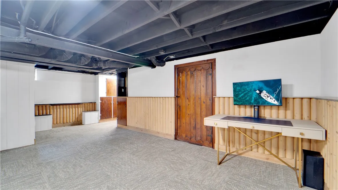 288 Oakridge Drive, Irondequoit, New York 14617, Irondequoit, New York 14617, 4 Bedrooms Bedrooms, 7 Rooms Rooms,2 BathroomsBathrooms,Residential Lease,For Rent,288 Oakridge Drive, Irondequoit, New York 14617,R1625388