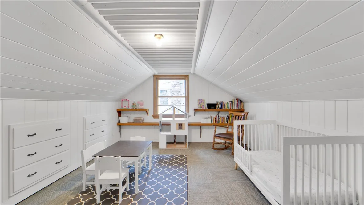 288 Oakridge Drive, Irondequoit, New York 14617, Irondequoit, New York 14617, 4 Bedrooms Bedrooms, 7 Rooms Rooms,2 BathroomsBathrooms,Residential Lease,For Rent,288 Oakridge Drive, Irondequoit, New York 14617,R1625388