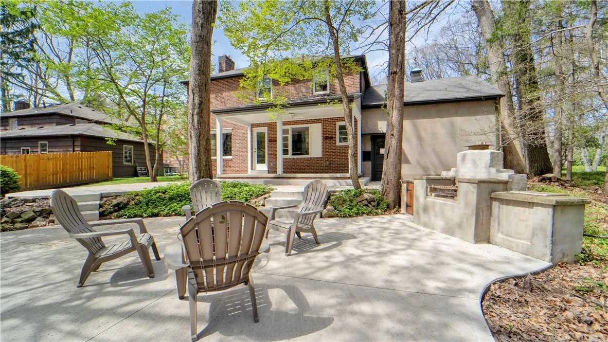 288 Oakridge Drive, Irondequoit, New York 14617, Irondequoit, New York 14617, 4 Bedrooms Bedrooms, 7 Rooms Rooms,2 BathroomsBathrooms,Residential Lease,For Rent,288 Oakridge Drive, Irondequoit, New York 14617,R1625388