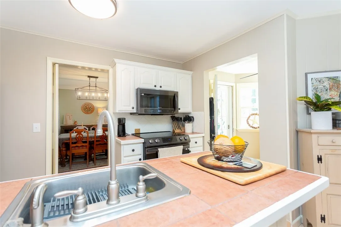 19 Main Street, Geneseo, New York 14454, Geneseo, New York 14454, 3 Bedrooms Bedrooms, 8 Rooms Rooms,3 BathroomsBathrooms,Residential,Closed,19 Main Street, Geneseo, New York 14454,0,R1624934