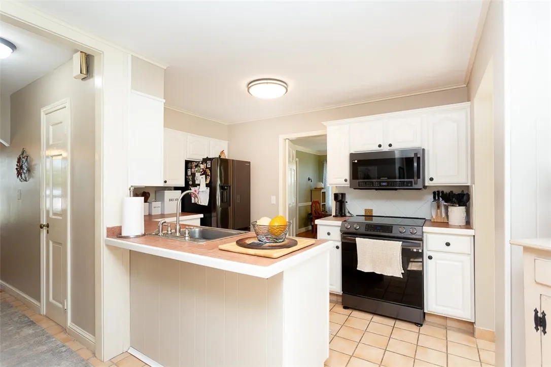 19 Main Street, Geneseo, New York 14454, Geneseo, New York 14454, 3 Bedrooms Bedrooms, 8 Rooms Rooms,3 BathroomsBathrooms,Residential,Closed,19 Main Street, Geneseo, New York 14454,0,R1624934