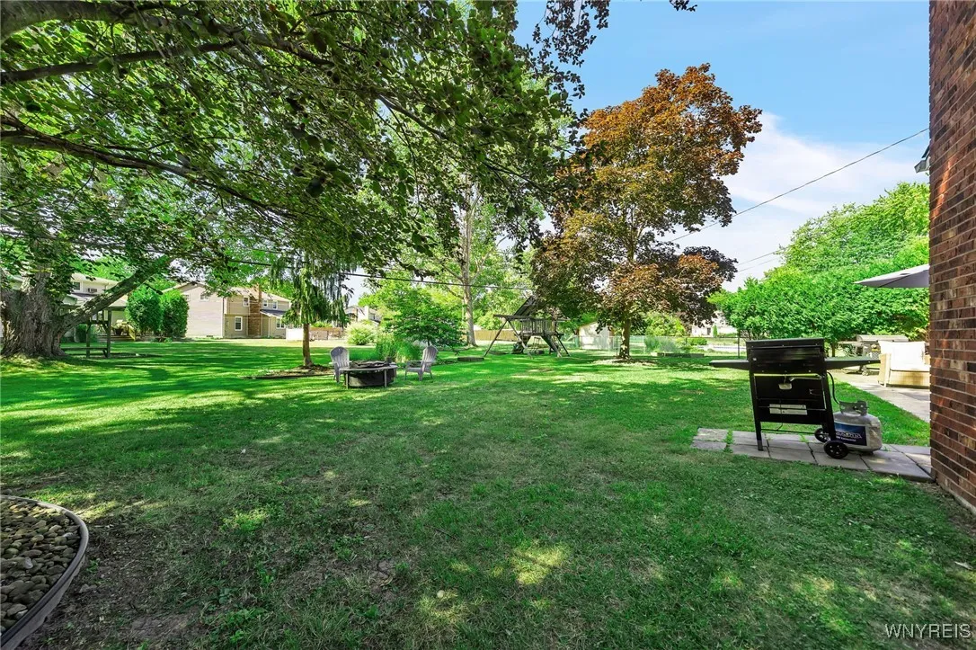 19 Countryside Court, Amherst, New York 14221, Amherst, New York 14221, 4 Bedrooms Bedrooms, 9 Rooms Rooms,1 BathroomBathrooms,Residential,For Sale,19 Countryside Court, Amherst, New York 14221,B1625357
