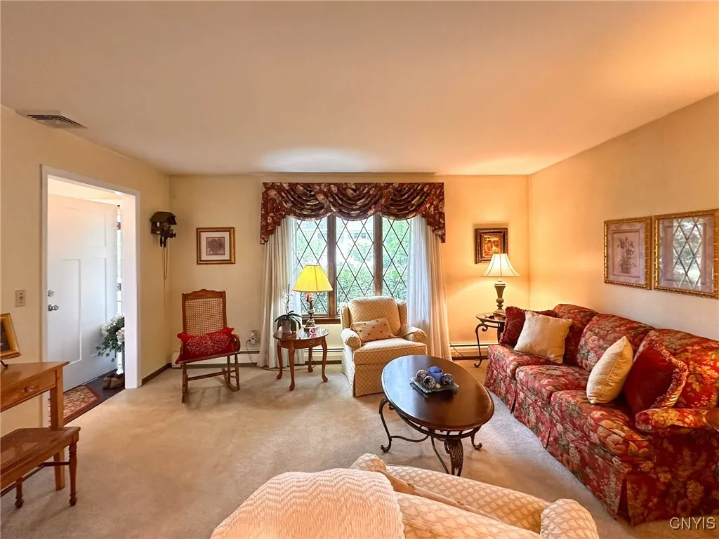 7 Symphony Place, Whitestown, New York 13492, Whitestown, New York 13492, 3 Bedrooms Bedrooms, 9 Rooms Rooms,2 BathroomsBathrooms,Residential,Closed,7 Symphony Place, Whitestown, New York 13492,0,S1625627