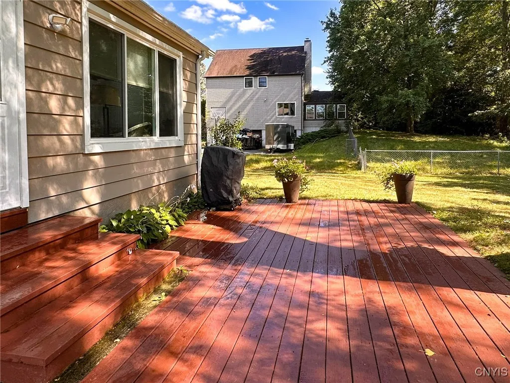 7 Symphony Place, Whitestown, New York 13492, Whitestown, New York 13492, 3 Bedrooms Bedrooms, 9 Rooms Rooms,2 BathroomsBathrooms,Residential,Closed,7 Symphony Place, Whitestown, New York 13492,0,S1625627