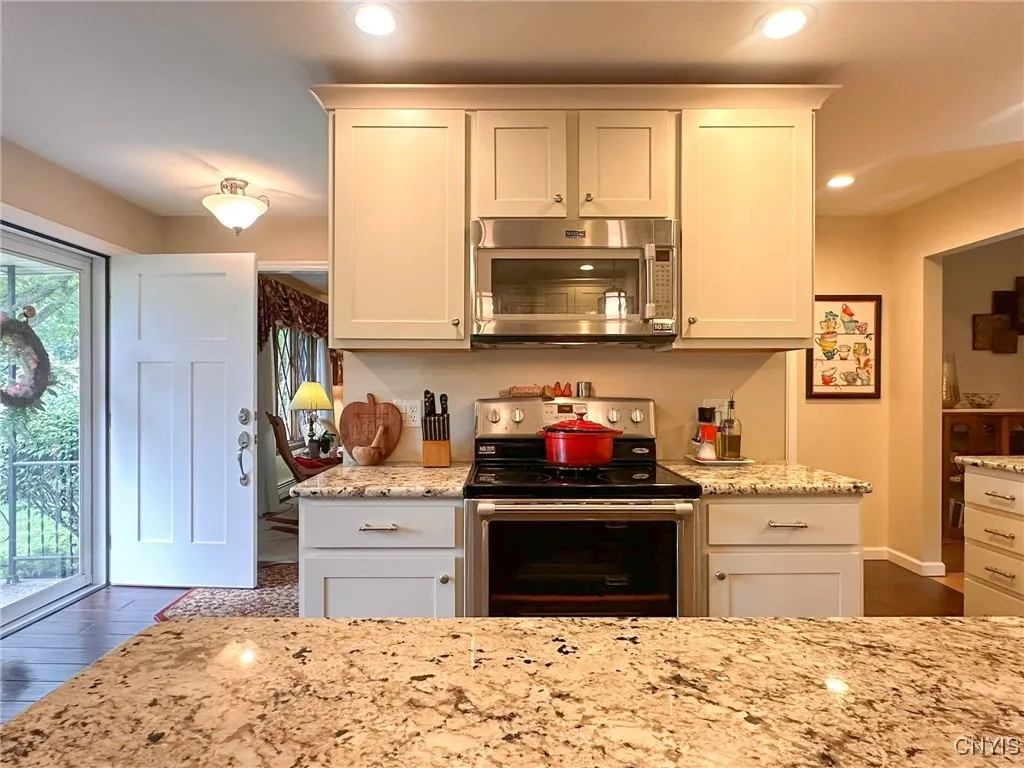 7 Symphony Place, Whitestown, New York 13492, Whitestown, New York 13492, 3 Bedrooms Bedrooms, 9 Rooms Rooms,2 BathroomsBathrooms,Residential,Closed,7 Symphony Place, Whitestown, New York 13492,0,S1625627