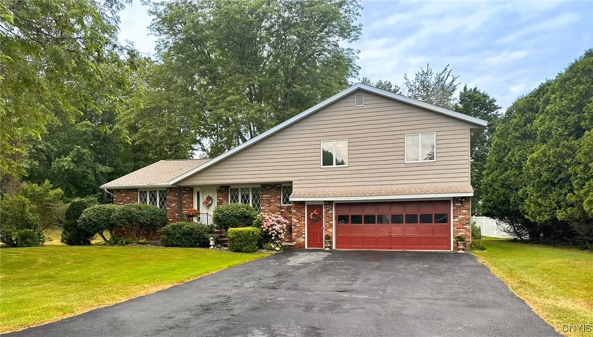 7 Symphony Place, Whitestown, New York 13492, Whitestown, New York 13492, 3 Bedrooms Bedrooms, 9 Rooms Rooms,2 BathroomsBathrooms,Residential,Closed,7 Symphony Place, Whitestown, New York 13492,0,S1625627