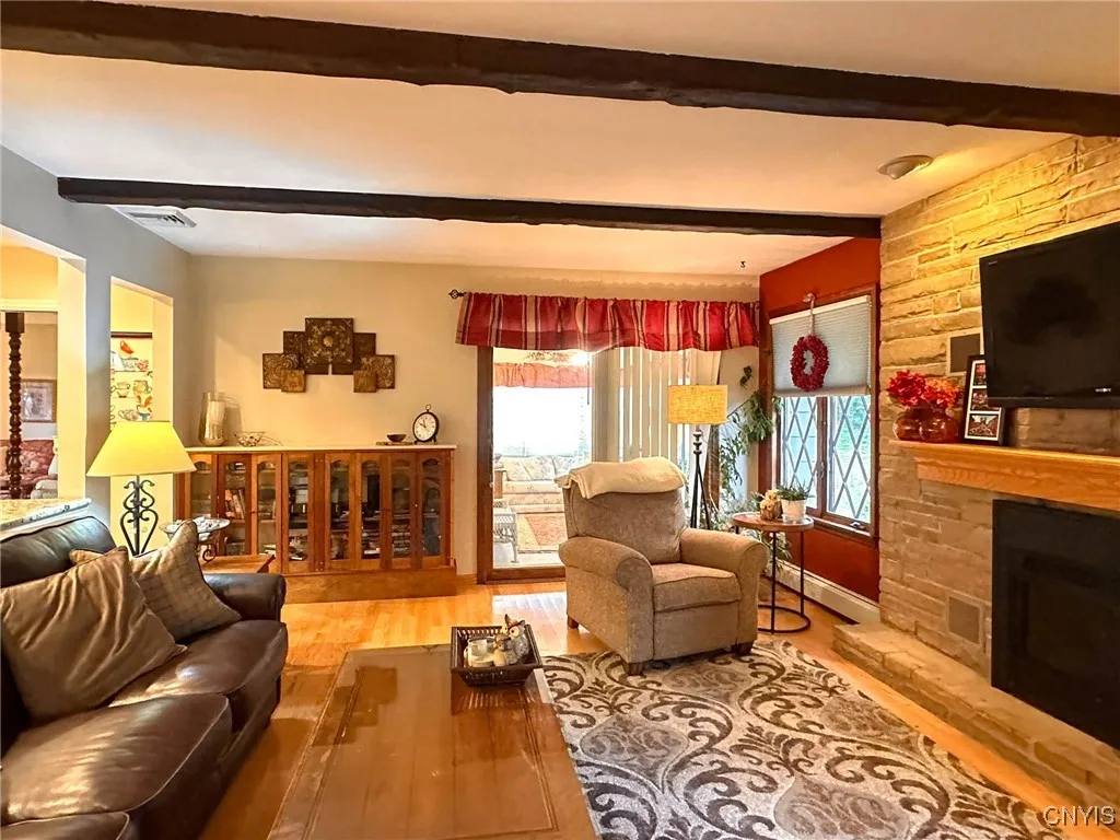 7 Symphony Place, Whitestown, New York 13492, Whitestown, New York 13492, 3 Bedrooms Bedrooms, 9 Rooms Rooms,2 BathroomsBathrooms,Residential,Closed,7 Symphony Place, Whitestown, New York 13492,0,S1625627