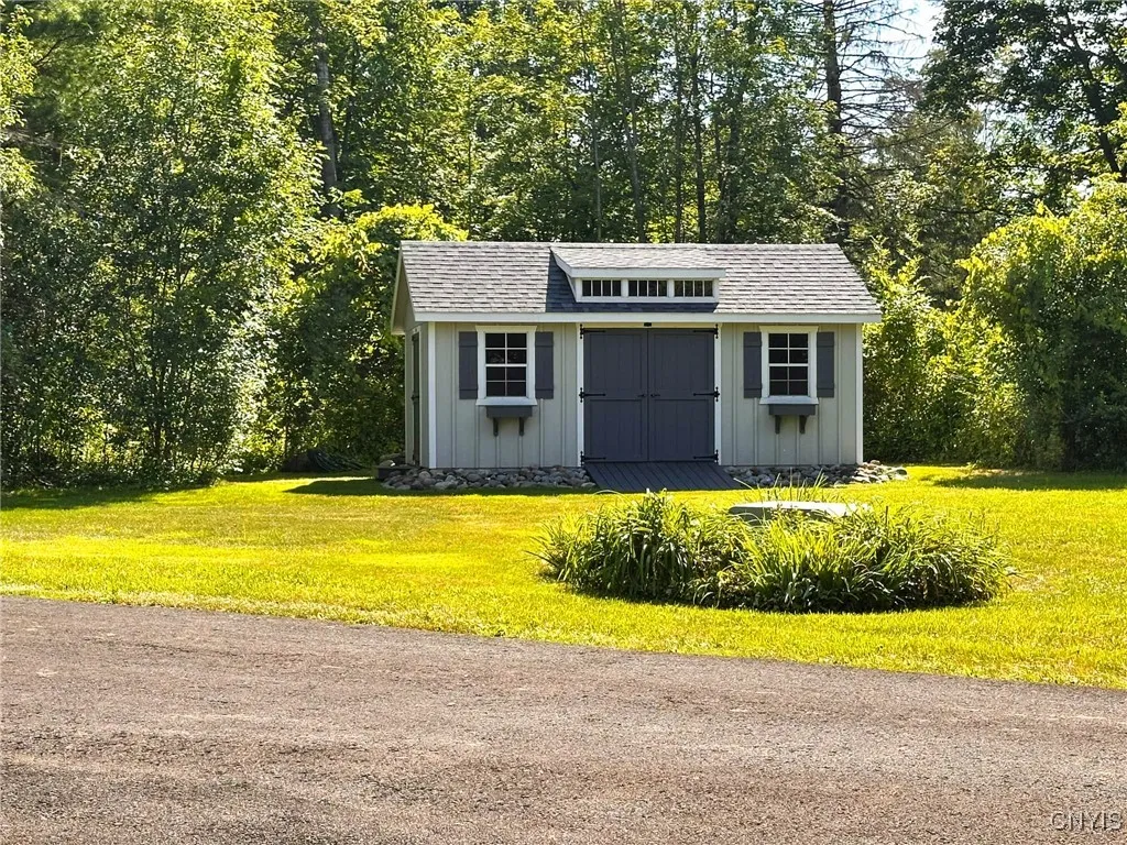 97 1/2 Sanger Avenue, New Hartford, New York 13413, New Hartford, New York 13413, 3 Bedrooms Bedrooms, 7 Rooms Rooms,2 BathroomsBathrooms,Residential Lease,For Rent,97 1/2 Sanger Avenue, New Hartford, New York 13413,S1625625