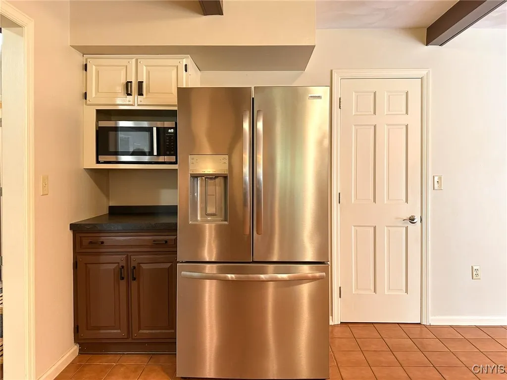 97 1/2 Sanger Avenue, New Hartford, New York 13413, New Hartford, New York 13413, 3 Bedrooms Bedrooms, 7 Rooms Rooms,2 BathroomsBathrooms,Residential Lease,For Rent,97 1/2 Sanger Avenue, New Hartford, New York 13413,S1625625