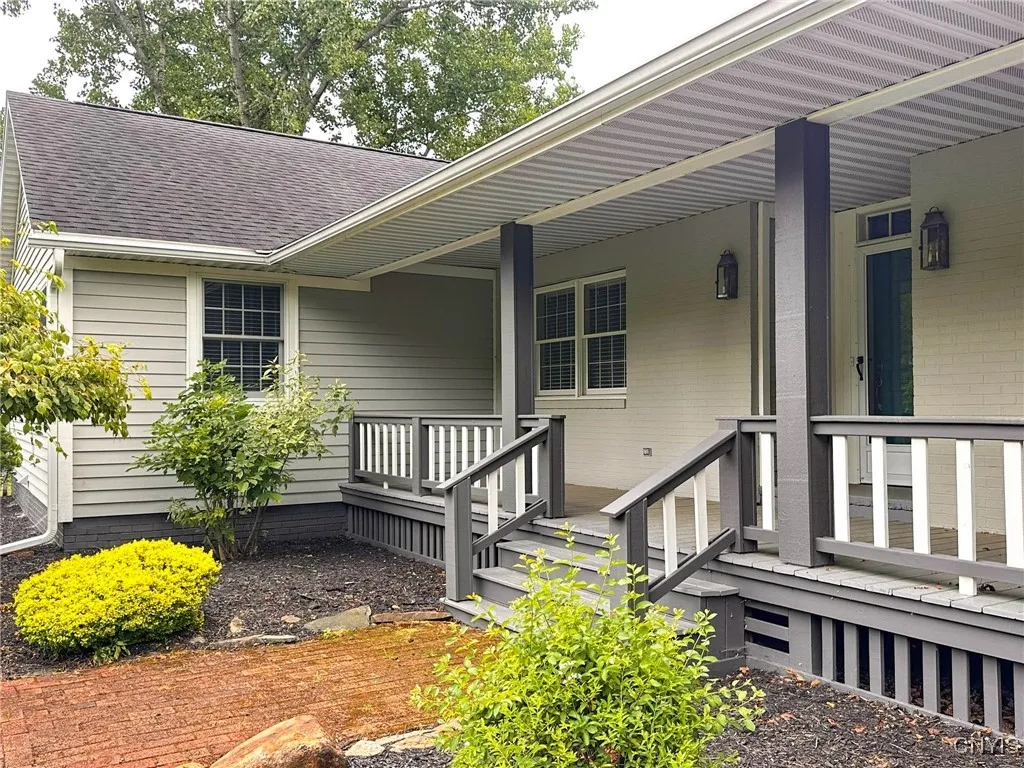 97 1/2 Sanger Avenue, New Hartford, New York 13413, New Hartford, New York 13413, 3 Bedrooms Bedrooms, 7 Rooms Rooms,2 BathroomsBathrooms,Residential Lease,For Rent,97 1/2 Sanger Avenue, New Hartford, New York 13413,S1625625