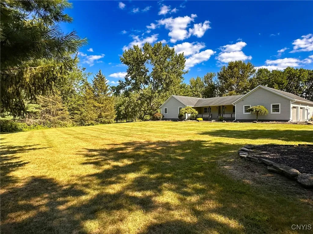 97 1/2 Sanger Avenue, New Hartford, New York 13413, New Hartford, New York 13413, 3 Bedrooms Bedrooms, 7 Rooms Rooms,2 BathroomsBathrooms,Residential Lease,For Rent,97 1/2 Sanger Avenue, New Hartford, New York 13413,S1625625