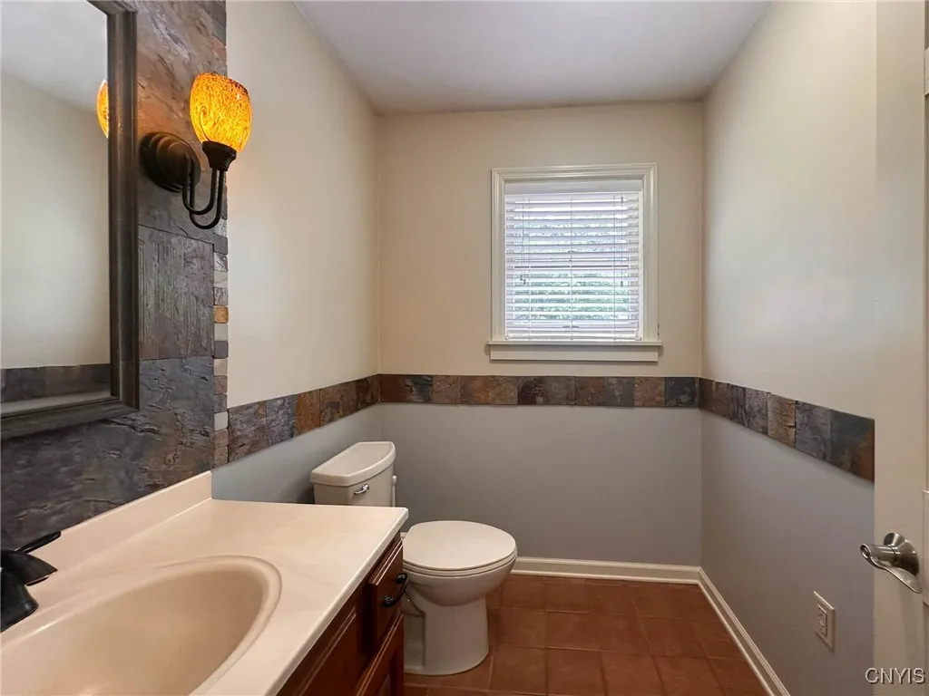 97 1/2 Sanger Avenue, New Hartford, New York 13413, New Hartford, New York 13413, 3 Bedrooms Bedrooms, 7 Rooms Rooms,2 BathroomsBathrooms,Residential Lease,For Rent,97 1/2 Sanger Avenue, New Hartford, New York 13413,S1625625